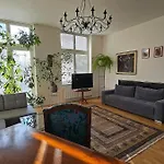 Apartman Grand By Rentez *