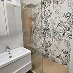 Grand By Rentez Apartman Prága