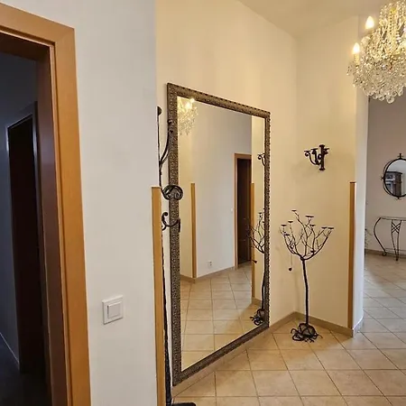 Grand By Rentez Apartman